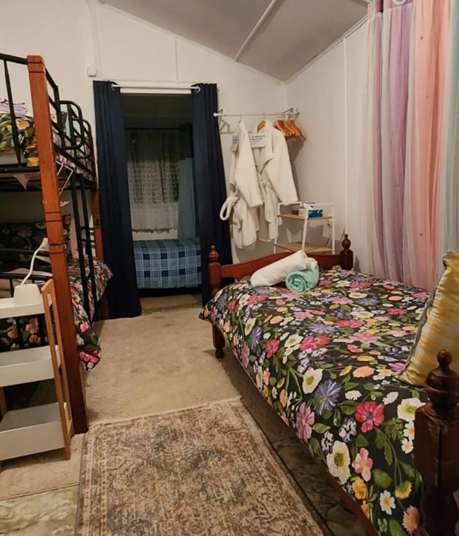 Meyenburg Units Apartment Mount Morgan Australia
